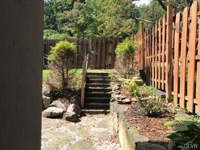 811 W Lafayette St, Easton, PA 18042 - photo 2