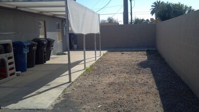 702 w university back patio