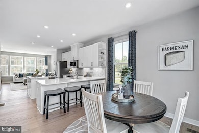 19803 Habitat Terrace unit 210J QUICK MOVE-IN, Montgomery Village, MD 20886 - photo 5