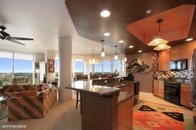Upgraded Open Concept Kitchen, Great For Entertain
