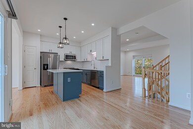 13510 Avonmore Dr, Herndon, VA 20171 - photo 7