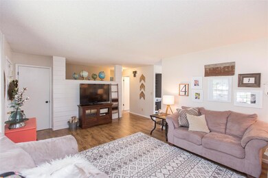 1303 Fleur Dr, Waterloo, IA 50701 - photo 4