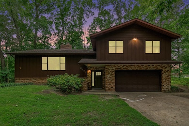 8892 Maplewood Dr, Berrien Springs, MI 49103 - photo 3