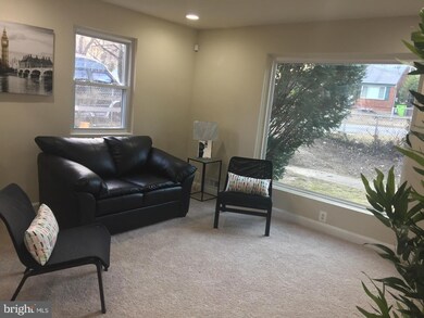 910 Brooke Rd, Capitol Heights, MD 20743 - photo 4