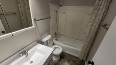 928 Emma Ave, Des Moines, IA 50315 - photo 3