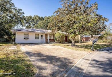 6237 Browning Dr, Ocean Springs, MS 39564 - photo 4