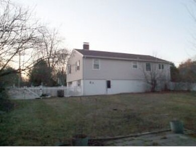 71 Lawrence Rd, Salem, NH 03079 - photo 4