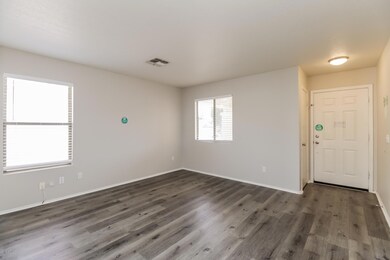 002-photo-living-room-7646028