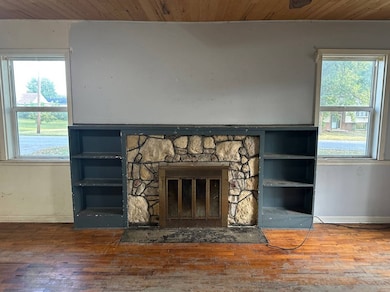 1114 Comstock St, Chillicothe, MO 64601 - photo 5