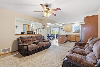 1570 Savannah Cir unit C3, Davenport, IA 52807 - photo 4