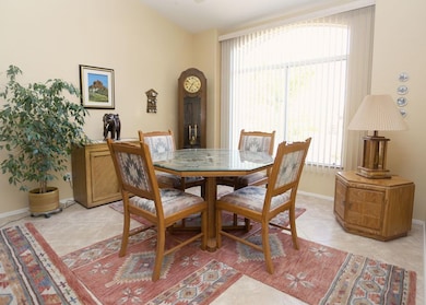 262 S FILLY CIRCLE FRONT DINING AREA