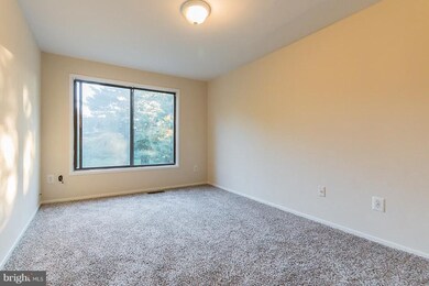 9226 Chadburn Place, Montgomery Village, MD 20886 - photo 6