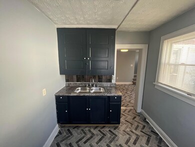 36 N Eureka Ave, Columbus, OH 43204 - photo 4