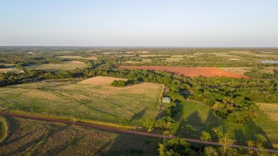 Just Minutes from I-35