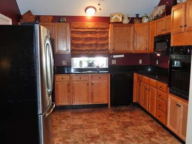 152 Berrington Rd, Leominster, MA 01453 - photo 6