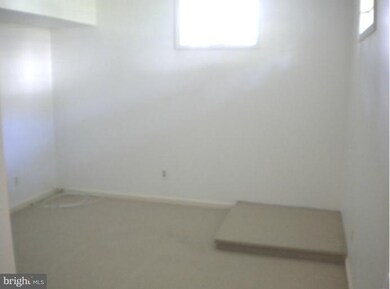 13606 Gladwyn Ct, Chantilly, VA 20151 - photo 7