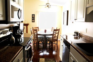 902 Cambridge Manor Dr unit Upper Unit, Schenectady, NY 12302 - photo 6