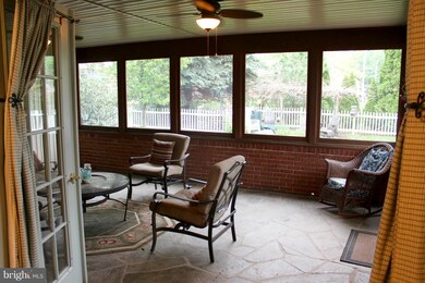 325 Wayburn St, Greencastle, PA 17225 - photo 3