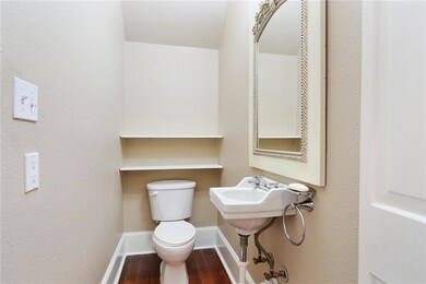 Lower Unit 1/2 bath