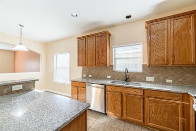 9919 Kendahlwood Ln, Tomball, TX 77375 - photo 5