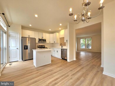 15330 Elizabeth Burbage Loop, Woodbridge, VA 22191 - photo 6