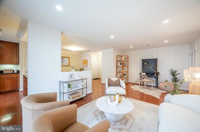 4113 S Four Mile Run Dr unit 404, Arlington, VA 22204 - photo 4