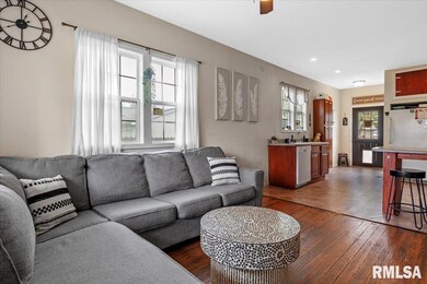 506 W Walnut St, Gillespie, IL 62033 - photo 5