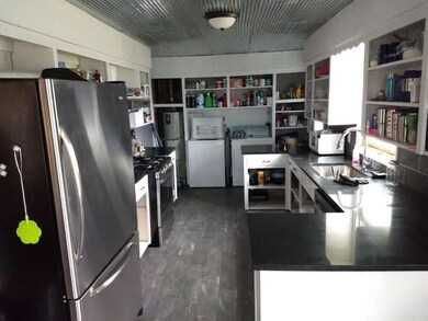 209 W 1st Ave, Elkins, AR 72727 - photo 6