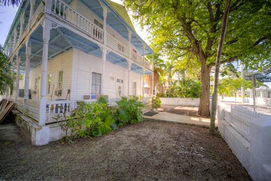5-724 Olivia St-01