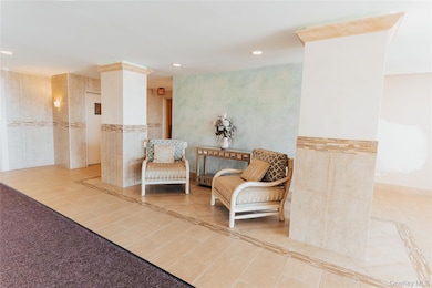 Oakwood Apartment Corp. unit 2B, Long Beach, NY 11561 - photo 5