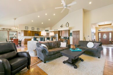 #6 Open Plan is Great for Entertaining