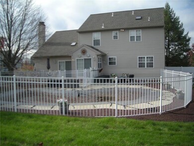 513 Stallion Dr, Allentown, PA 18106 - photo 3