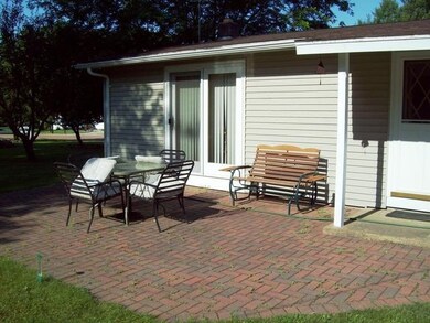 302 S Thomas St, Loyal, WI 54446 - photo 3