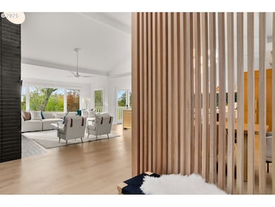 5044 SW Windsor Ct, Portland, OR 97221 - photo 2