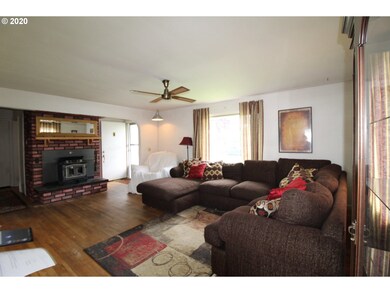 2781 Maple St, Longview, WA 98632 - photo 4