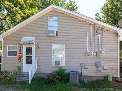304 W 8th St, Claremore, OK 74017 - photo 3