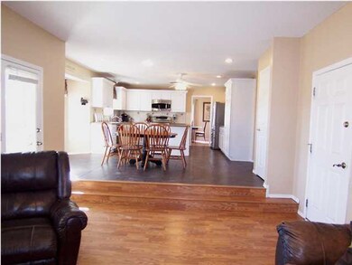 Great open living/dining/kitchen floor plan
