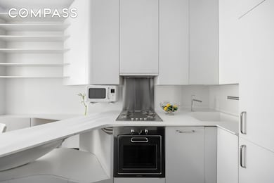 86 Horatio St unit 1A, New York, NY 10014 - photo 2