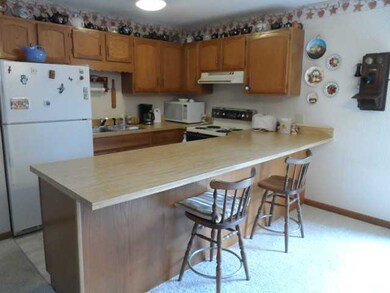 290 Meadow Dr, Circleville, OH 43113 - photo 6