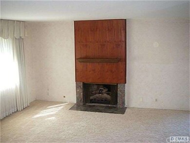 Living room fire[lace