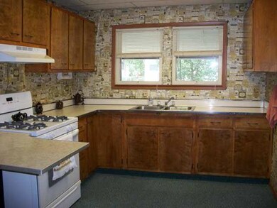 1607 S Biltmore Ave, Muncie, IN 47302 - photo 4