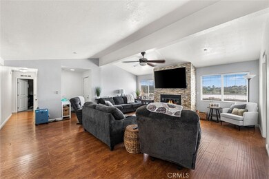 10453 Foothill Blvd, Sylmar, CA 91342 - photo 4