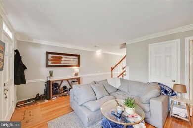 828 Bashford Ln, Alexandria, VA 22314 - photo 4