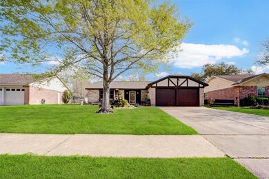 16215 David Glen Dr, Friendswood, TX 77546 - photo 2