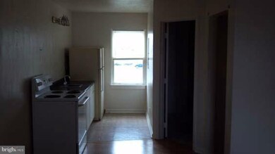 270 N Washington St unit . E, Berkeley Springs, WV 25411 - photo 2