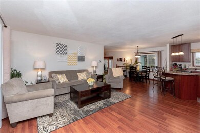 56 Clive Dr NW, Cedar Rapids, IA 52405 - photo 3