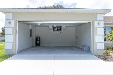 *Virtually Staged, this is a photo of another completed home of the same model (Sunshine 3) owned by TRB. Features and options subject to change.*