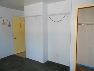 619 Topeka Dr, Carpentersville, IL 60110 - photo 5