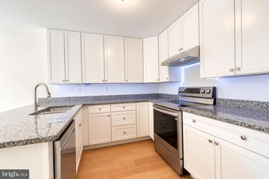 9713 Summer Park Ct, Columbia, MD 21046 - photo 2