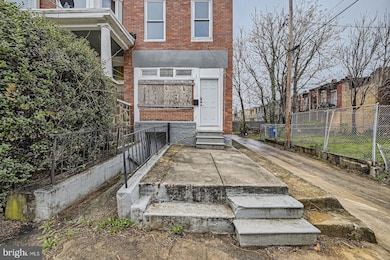 1110 N Dukeland St, Baltimore, MD 21216 - photo 2